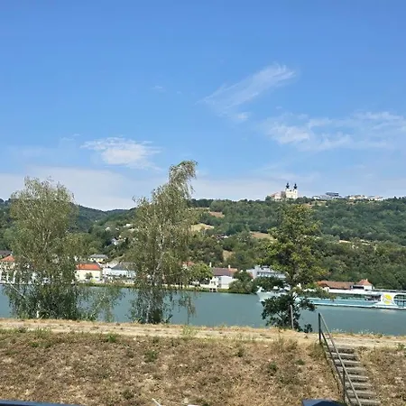 Krummnussbaum, Neu Und Grosszuegig Mit Direktem Donaublick Auf Maria Taferl Lägenhet